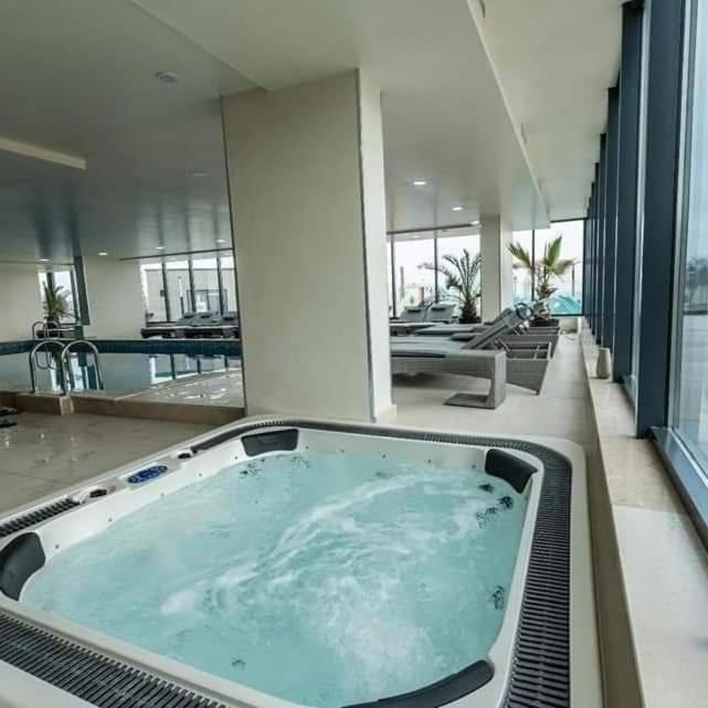 Alezzi Beach Resort Gorgeous Family Aparment Cu Piscina Нэводари Экстерьер фото