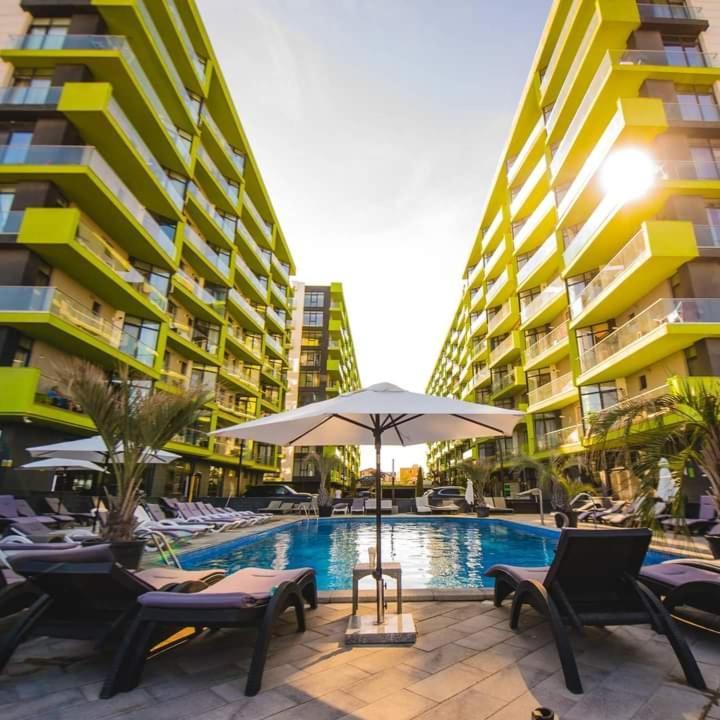Alezzi Beach Resort Gorgeous Family Aparment Cu Piscina Нэводари Экстерьер фото