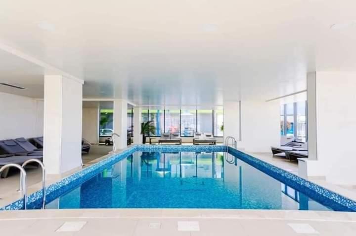 Alezzi Beach Resort Gorgeous Family Aparment Cu Piscina Нэводари Экстерьер фото