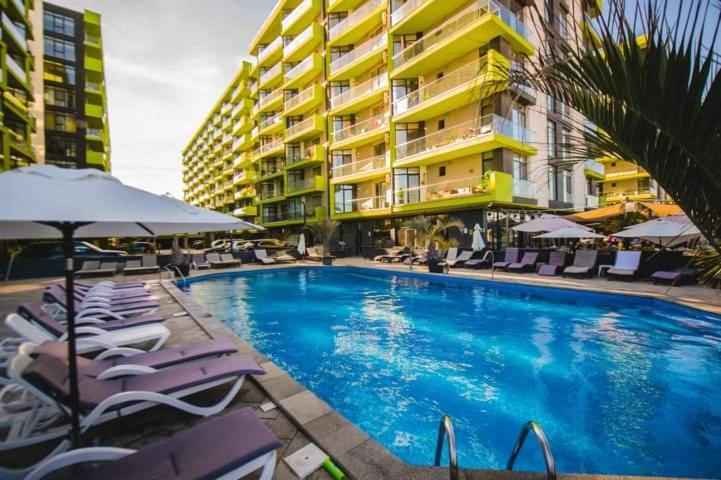 Alezzi Beach Resort Gorgeous Family Aparment Cu Piscina Нэводари Экстерьер фото